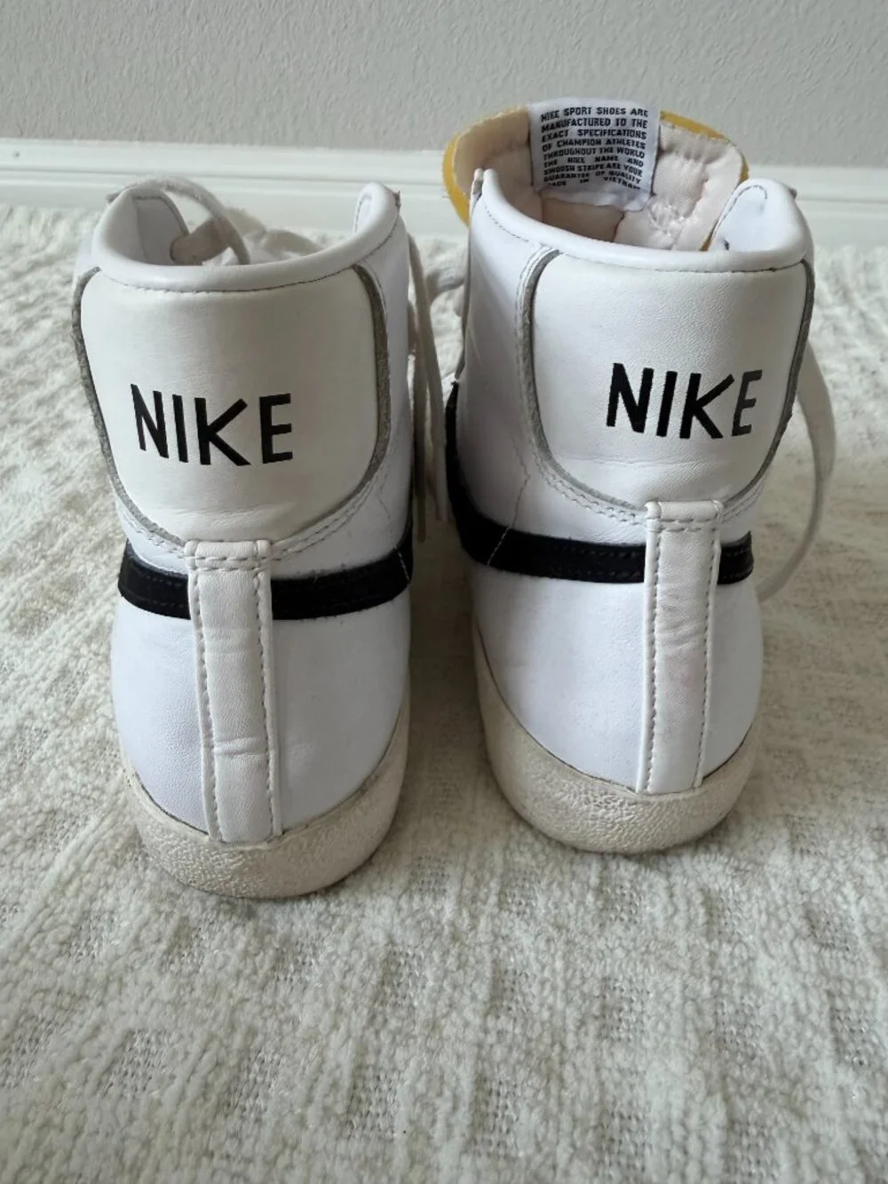 Nike Blazer Mid '77 Vintage White/Black | Women's Size 9 (Fits 8-8.5)